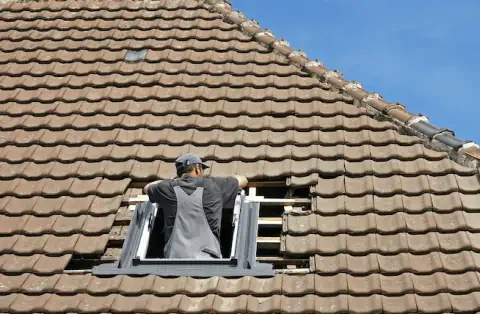 Pose de velux - Les Églisottes-et-Chalaures